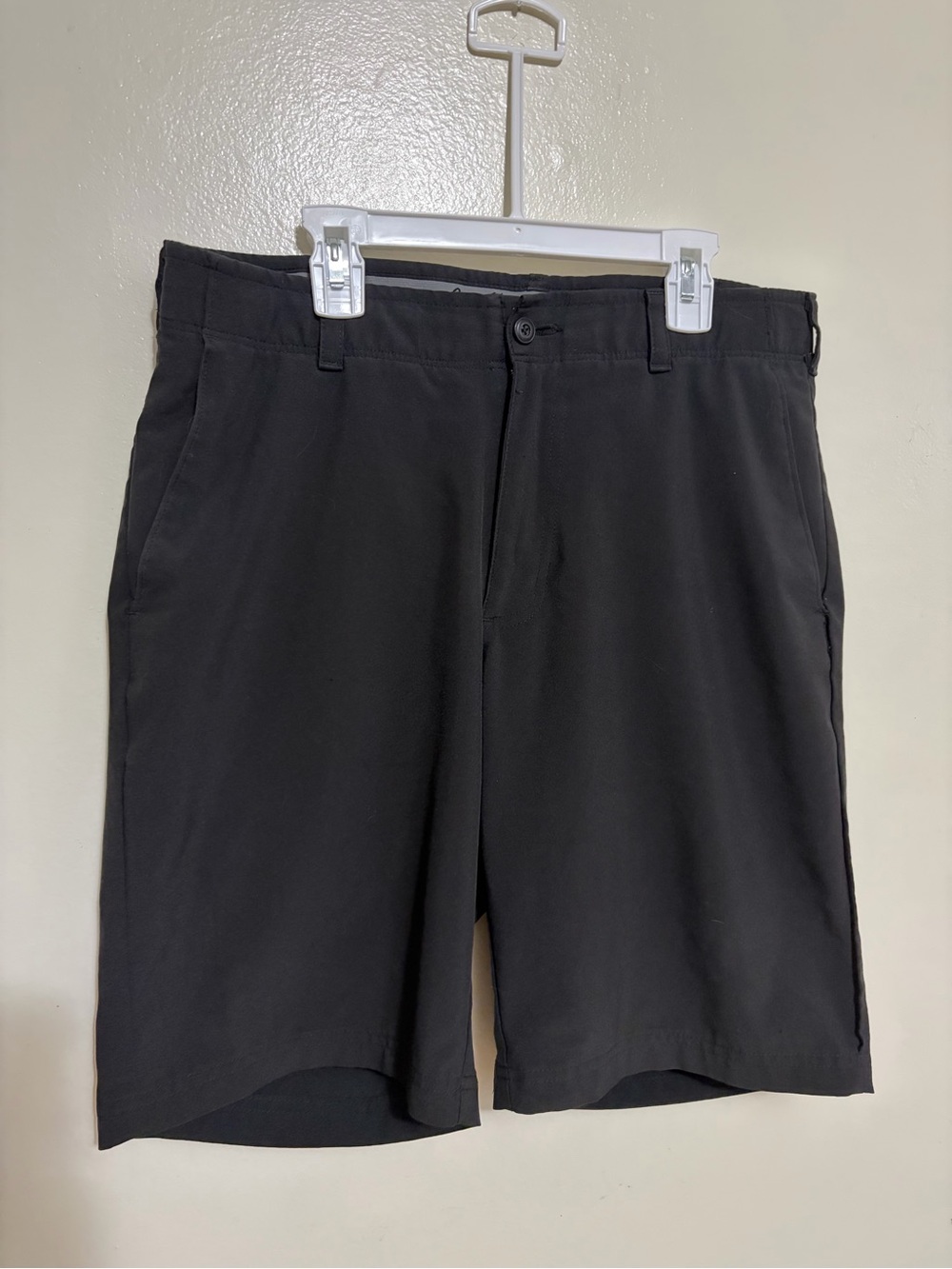 Men’s size 32 Ben Hogan Black Golf Shorts
